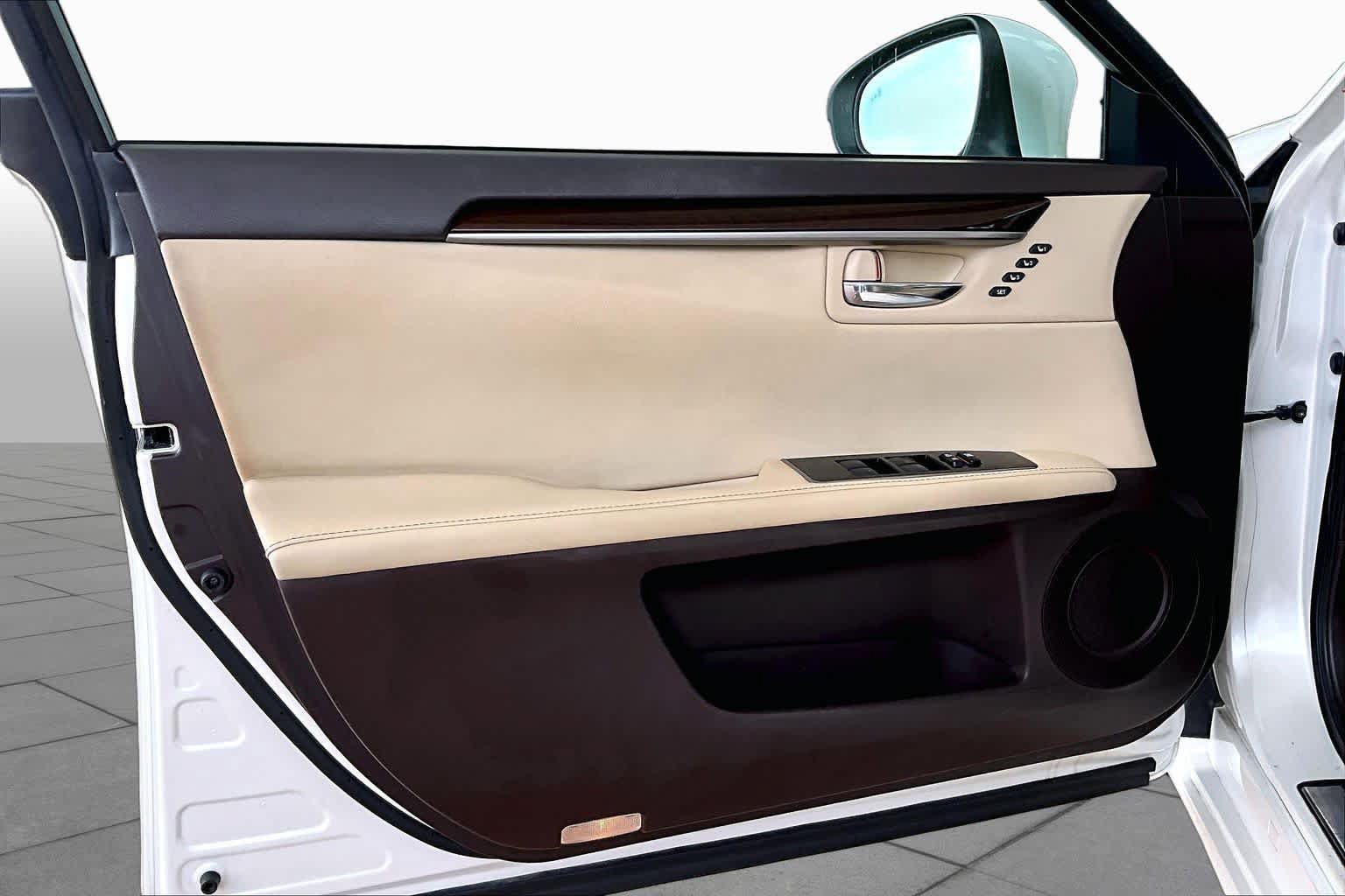Used 2017 Lexus ES 350 FWD image 19