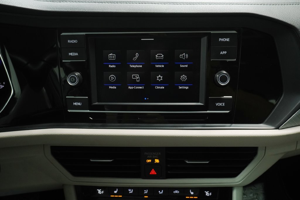 Used 2023 Volkswagen Jetta SE FWD image 14