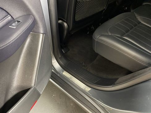 Used 2018 Mercedes-Benz GLE 350 4MATIC image 27