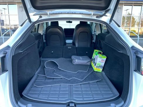 Used 2023 Tesla Model Y Performance image 21