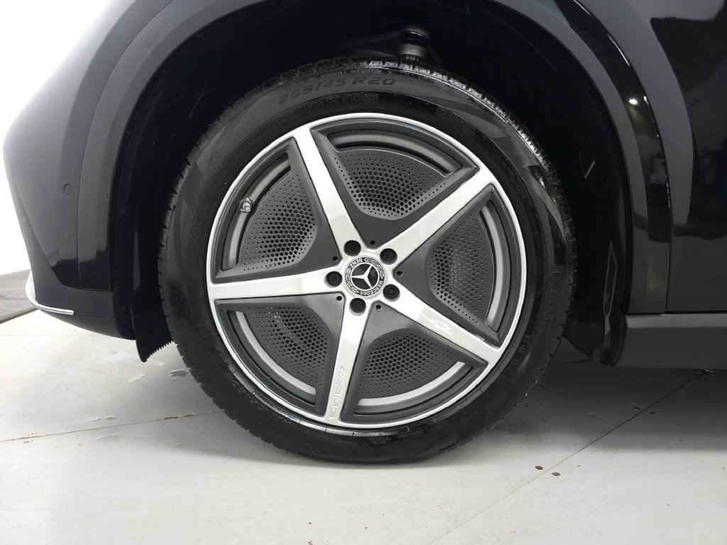 Certified 2025 Mercedes-Benz EQE 350+ 4MATIC SUV w/ AMG Line Exterior Package image 37