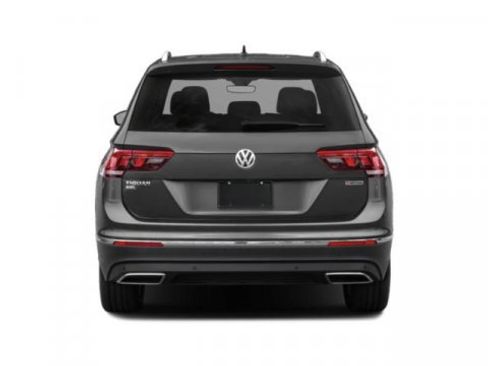 Used 2021 Volkswagen Tiguan SE w/ Panoramic Sunroof Package FWD image 5