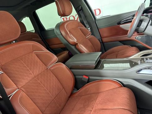 Used 2025 Lincoln Nautilus Black Label image 16