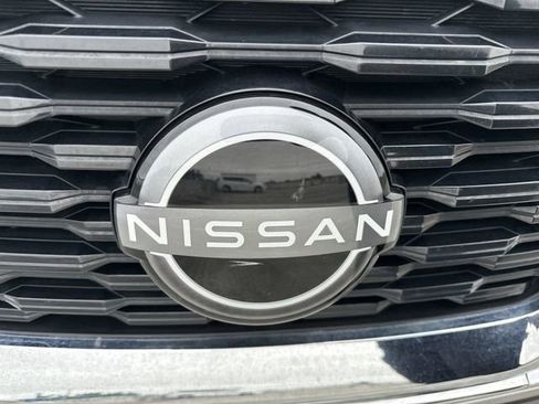 Used 2023 Nissan Rogue SV image 10