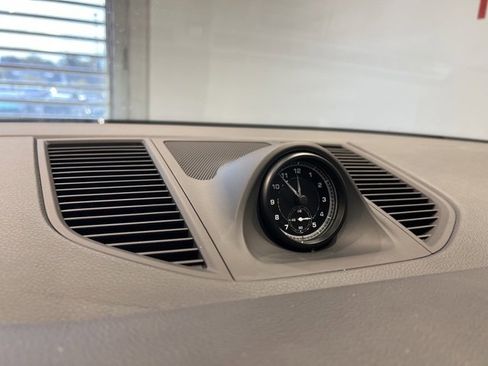 Used 2025 Porsche Macan Turbo image 23