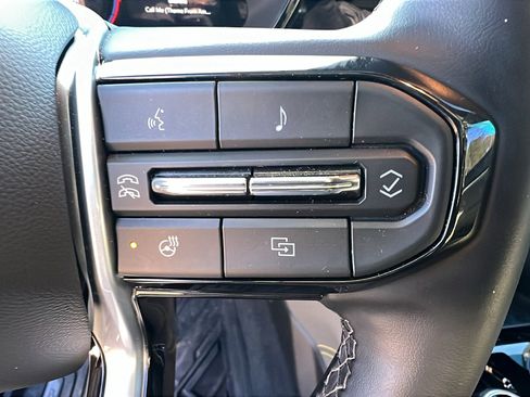 Used 2025 Chevrolet Colorado ZR2 w/ Technology Package image 30