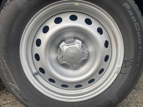 New 2025 Ford Maverick XL w/ Equipment Group 101A image 28