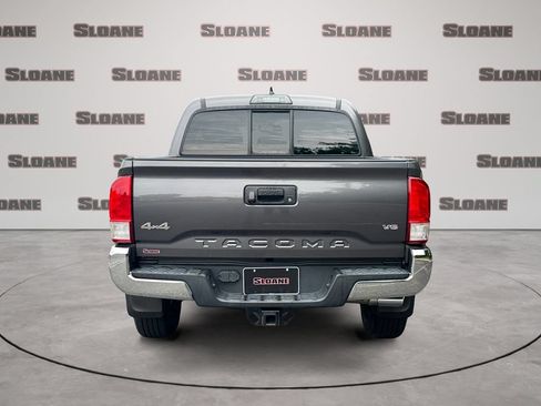Used 2017 Toyota Tacoma SR5 w/ Tow Package AWD/4WD image 4