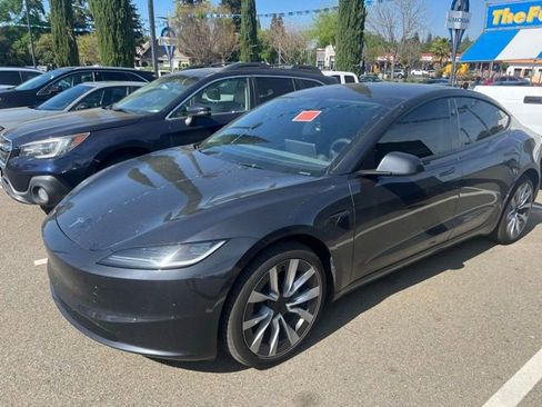 Used 2024 Tesla Model 3 Standard Range image 1