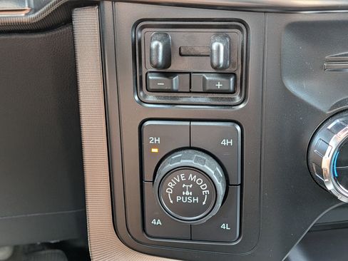 Used 2024 Ford F150 Platinum image 33