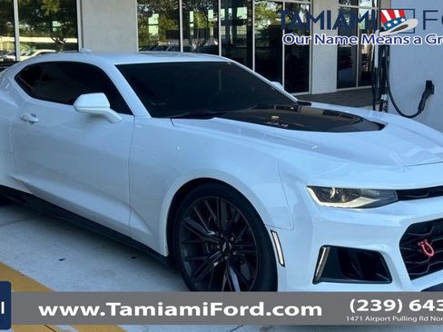 Used 2017 Chevrolet Camaro ZL1 RWD image 1