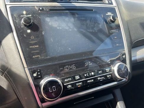 Used 2018 Subaru Outback 2.5i Premium image 12