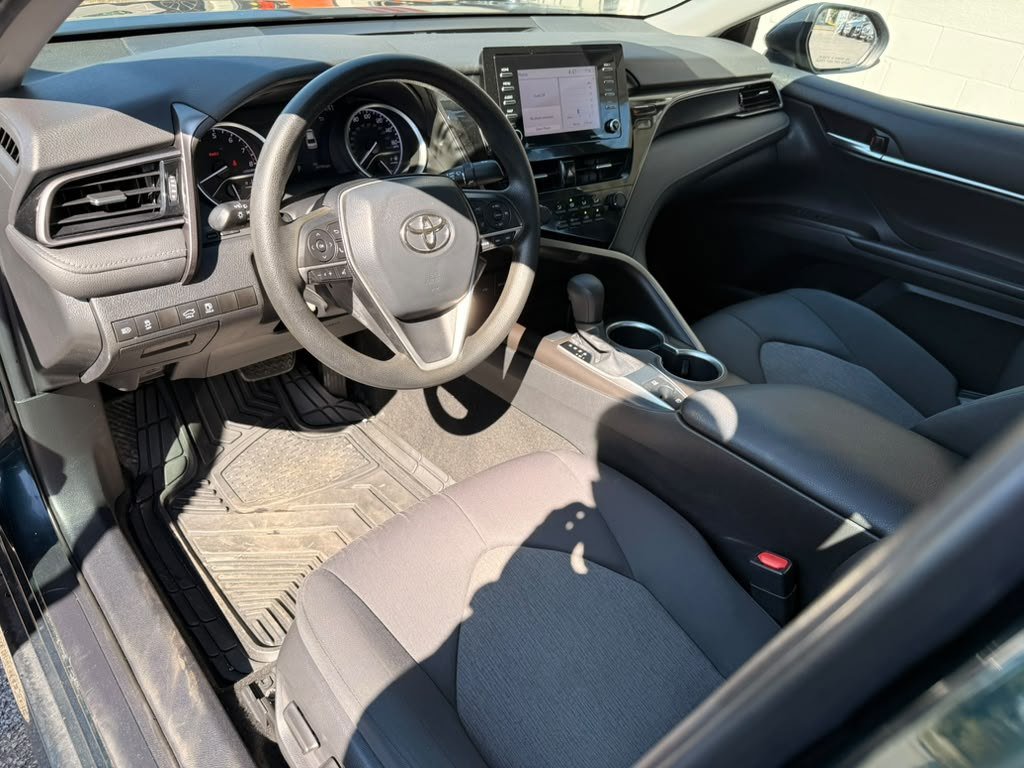 Used 2021 Toyota Camry LE AWD/4WD image 23