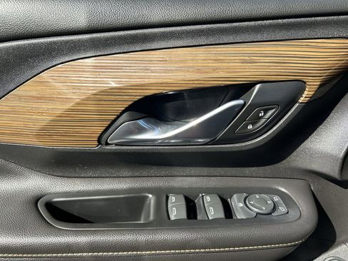 Used 2019 GMC Terrain SLE w/ Driver Convenience Package image 23