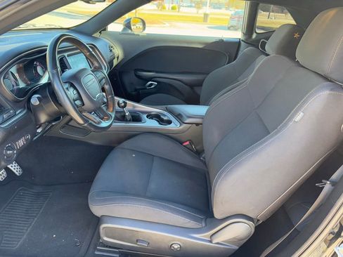 Used 2019 Dodge Challenger R/T Scat Pack w/ Stars & Stripes Edition image 9