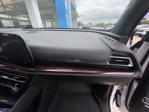 Certified 2024 Chevrolet Traverse RS image 29