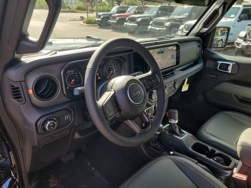 New 2026 Jeep Gladiator Mojave AWD/4WD image 14