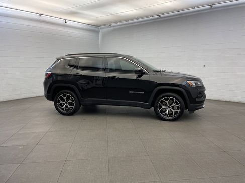 New 2025 Jeep Compass Limited image 2