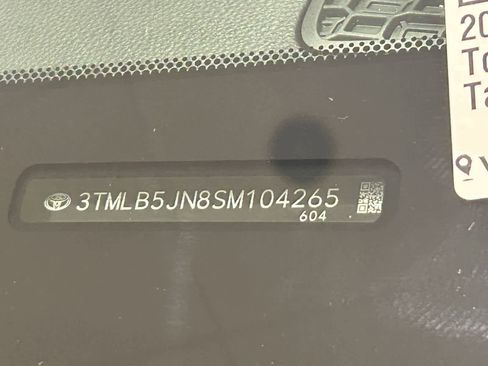 Used 2025 Toyota Tacoma TRD Off-Road image 25