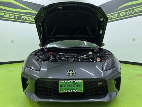 Used 2023 Toyota GR86 w/ ALL Weather Mat Package (TMS) RWD image 4