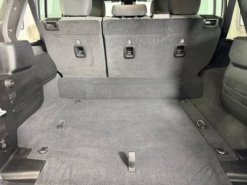 Used 2025 Jeep Wrangler Unlimited Sahara AWD/4WD image 27
