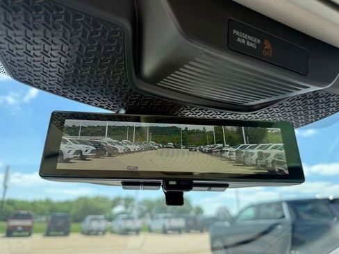 Used 2023 Nissan Ariya AWD image 34