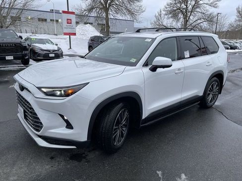 New 2026 Toyota Grand Highlander MAX Platinum image 3