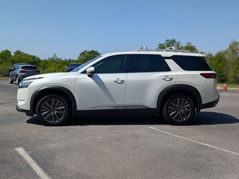 Used 2022 Nissan Pathfinder SL w/ SL Premium Package image 6