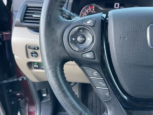 Certified 2017 Honda Pilot Touring image 22