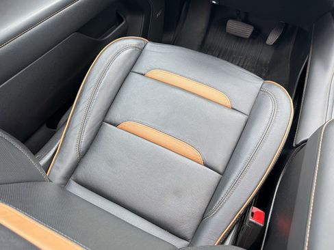 Used 2024 GMC Yukon XL AT4 w/ AT4 Premium Plus Package image 31