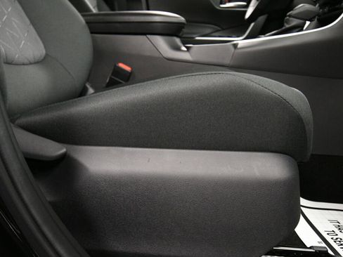 Used 2025 Toyota RAV4 XLE image 28