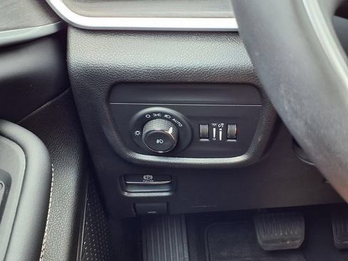 Used 2023 Jeep Grand Cherokee Limited AWD/4WD image 18