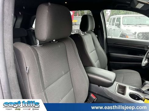 Certified 2018 Jeep Grand Cherokee Laredo AWD/4WD image 25