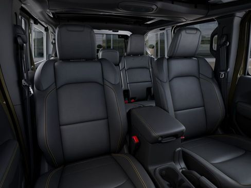 New 2026 Jeep Wrangler Unlimited Sahara AWD/4WD image 17