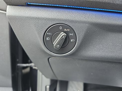 Used 2020 Volkswagen Jetta SEL Premium image 23