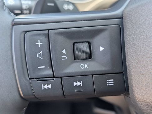 Used 2026 Nissan Rogue SV AWD/4WD image 22