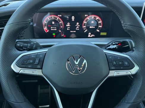 New 2026 Volkswagen Tiguan SE R-Line FWD image 21