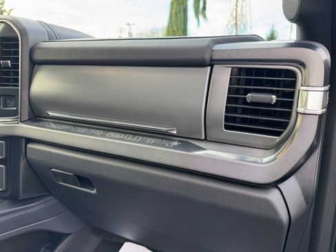 Used 2025 Ford F450 Platinum w/ FX4 Off-Road Package image 41