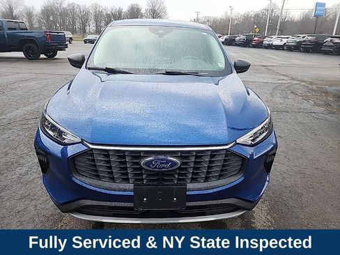 Used 2023 Ford Escape Active AWD/4WD image 2