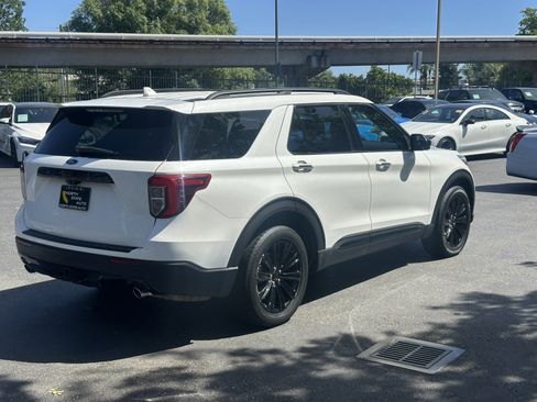 Used 2022 Ford Explorer ST-Line w/ Class IV Trailer Tow Package image 8