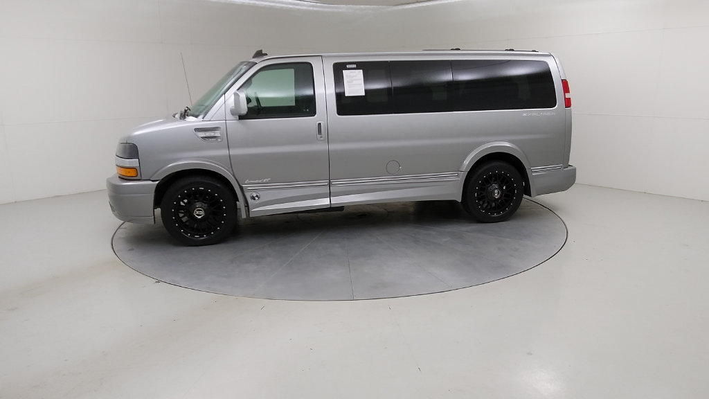 Used 2020 Chevrolet Express 2500 w/ Enhanced Convenience Package RWD image 17