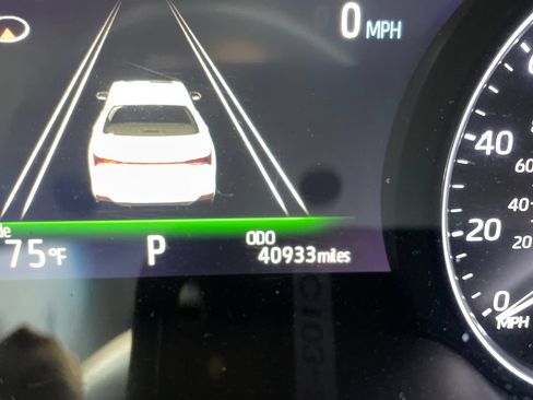 Used 2019 Toyota Avalon Touring w/ Advanced Safety Package FWD image 12