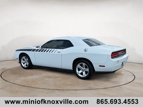 Used 2011 Dodge Challenger RWD image 5