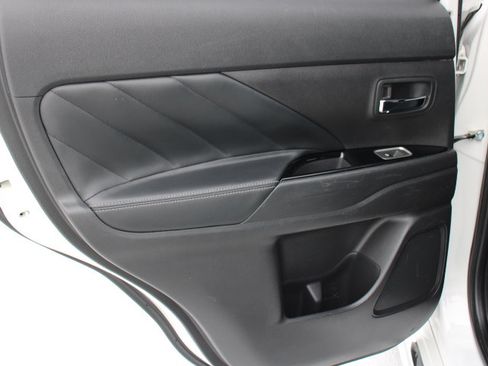 Used 2019 Mitsubishi Outlander SEL image 14