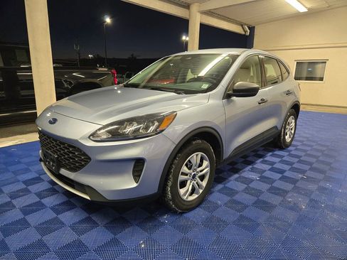 Used 2022 Ford Escape S image 3