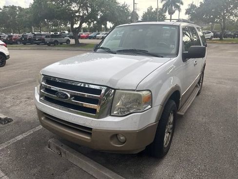 Used 2014 Ford Expedition XLT w/ Equipment Group 202A RWD image 1