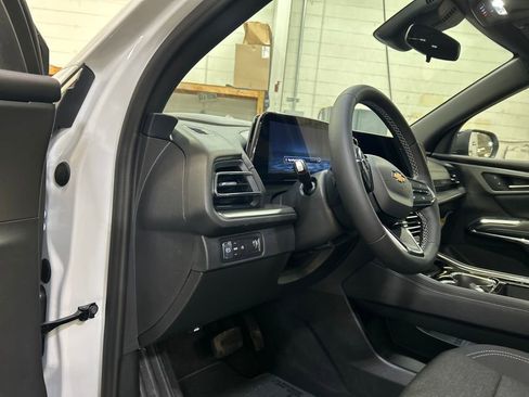 New 2026 Chevrolet Traverse LT image 13