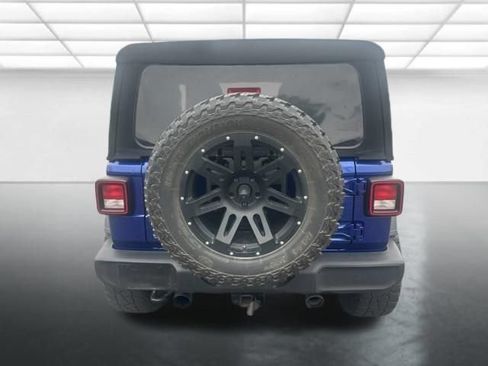 Used 2018 Jeep Wrangler Sport AWD/4WD image 9