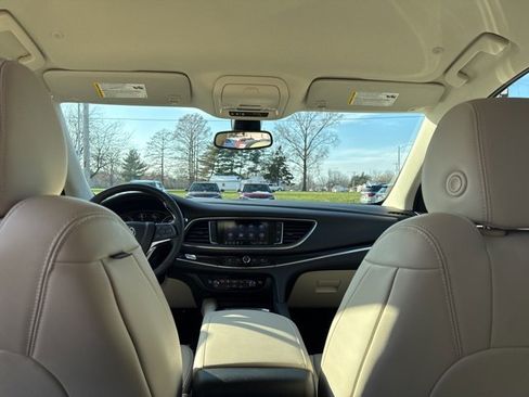 Used 2023 Buick Enclave Essence image 28