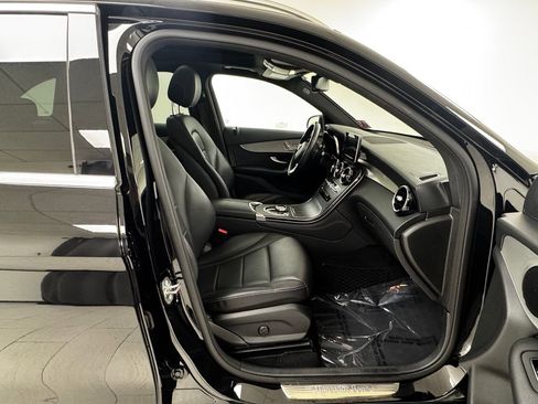 Used 2019 Mercedes-Benz GLC 300 4MATIC image 14